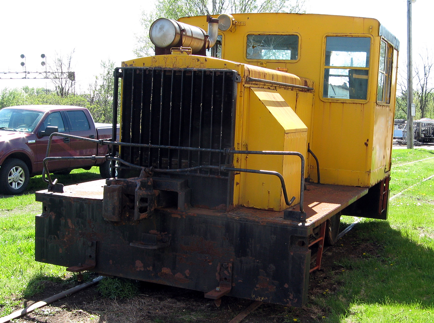 Plymouth JHG arrives at Lake Shore Railway Museum